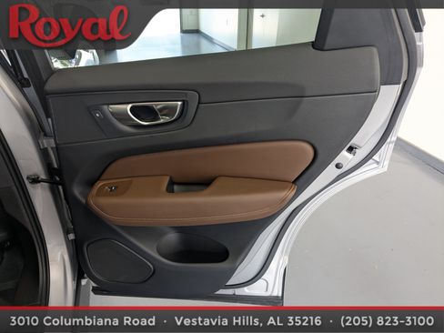 Certified 2024 Volvo XC60 B5 Plus AWD/4WD image 9