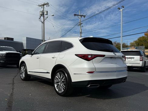 Used 2022 Acura MDX SH-AWD w/ Advance Package image 3