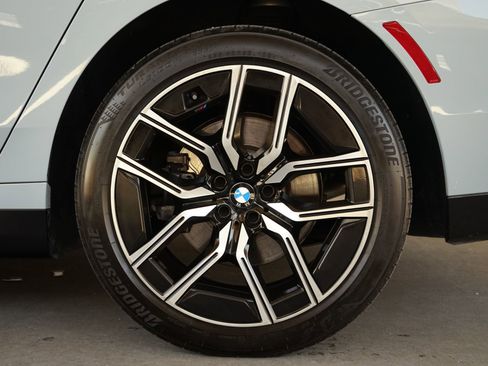 Used 2024 BMW 740i RWD image 33
