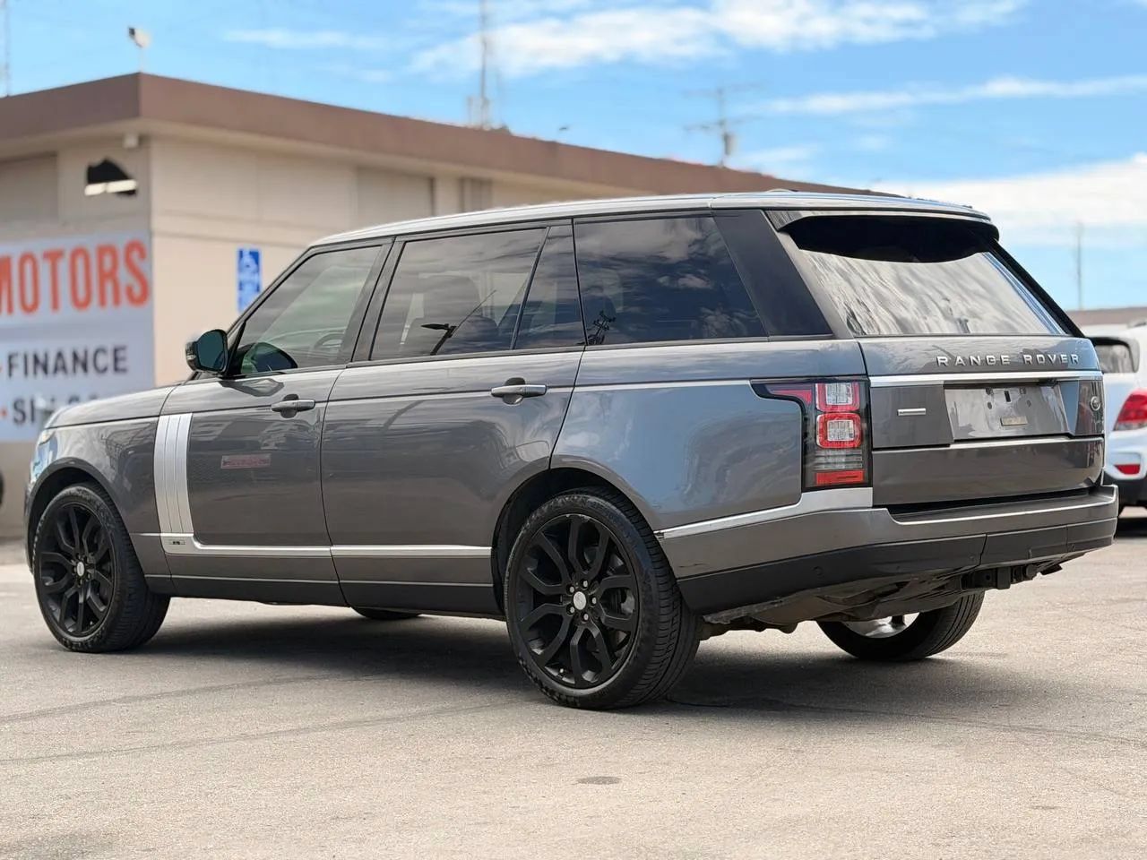 Used 2015 Land Rover Range Rover Long Wheelbase Supercharged AWD/4WD image 10