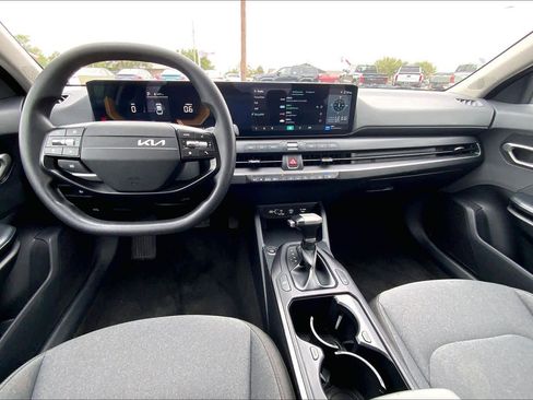 Used 2025 Kia K4 FWD image 16