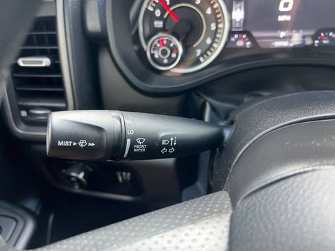 Used 2025 RAM 1500 Warlock AWD/4WD image 35