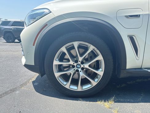 Used 2023 BMW X5 xDrive45e w/ Climate Comfort Package AWD/4WD image 7