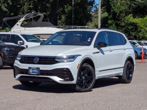 Used 2023 Volkswagen Tiguan SE R-Line AWD/4WD image 1