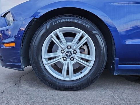 Used 2014 Ford Mustang Coupe RWD image 21