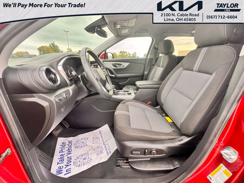 Used 2025 Chevrolet Blazer LT FWD image 9