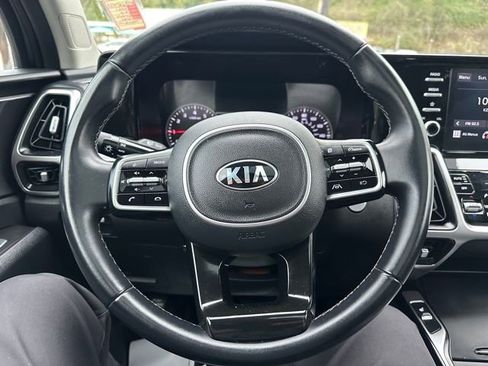 Used 2021 Kia Sorento S w/ Panoramic Sunroof Package image 16