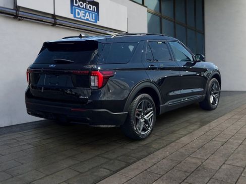 Used 2025 Ford Explorer ST-Line w/ Premium Package AWD/4WD image 3