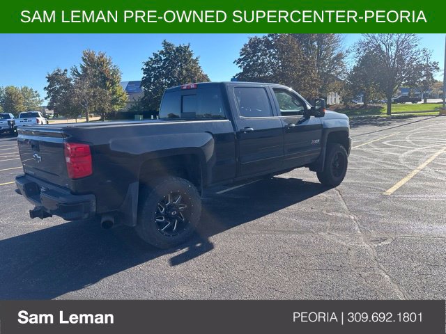 Used 2017 Chevrolet Silverado 2500 LT w/ Midnight Edition AWD/4WD image 4