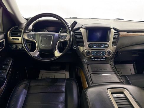 Used 2018 GMC Yukon XL Denali image 23