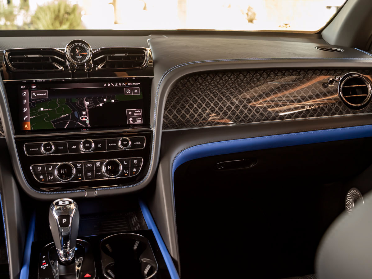 Certified 2025 Bentley Bentayga AWD/4WD image 29