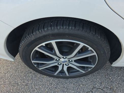 Used 2017 Subaru Impreza 2.0i Limited image 10