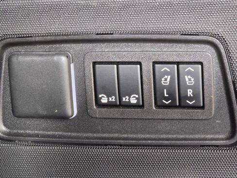 Used 2023 Cadillac Escalade V image 19