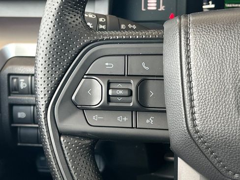 Certified 2025 Toyota Tacoma SR5 image 28