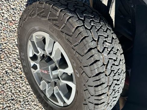 Used 2022 GMC Sierra 3500 SLT w/ SLT Premium Package AWD/4WD image 43