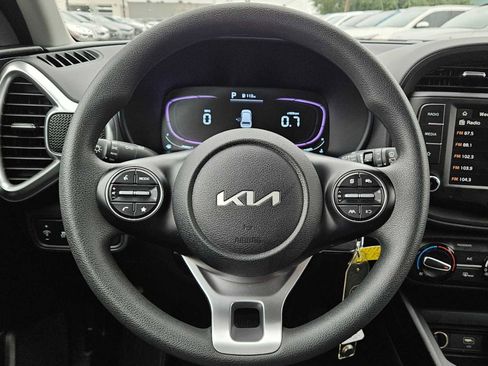 Used 2025 Kia Soul LX w/ LX Technology Package image 19