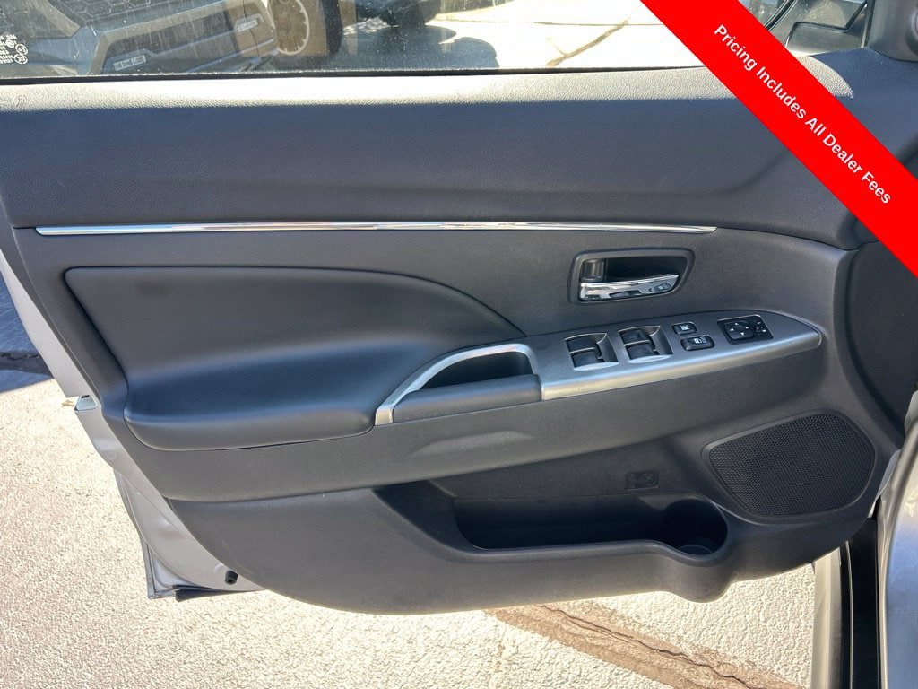 Used 2018 Mitsubishi Outlander Sport SE AWD/4WD image 4
