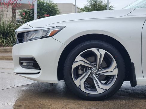 Used 2018 Honda Accord EX image 8