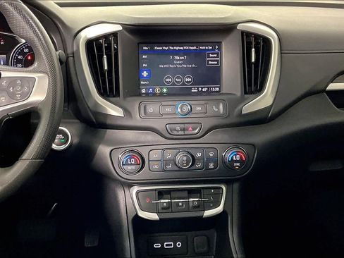 Used 2022 GMC Terrain SLE w/ Driver Convenience Package image 6