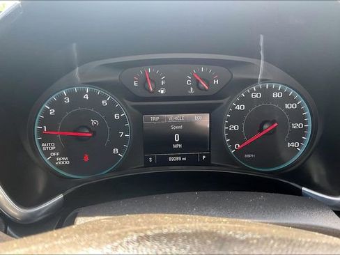 Used 2018 Chevrolet Equinox LT FWD image 13