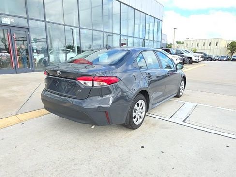 Used 2025 Toyota Corolla LE image 4