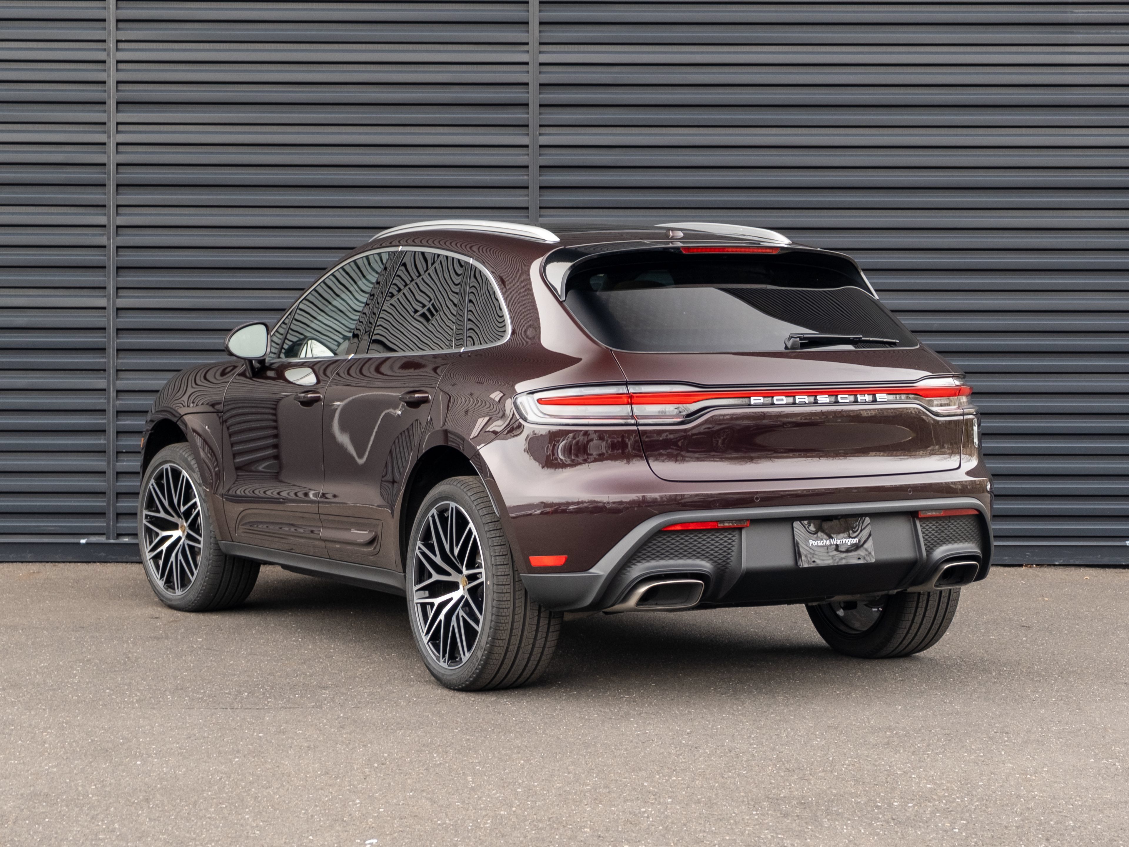 Certified 2026 Porsche Macan AWD/4WD image 3