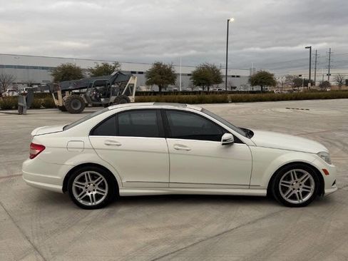 Used 2010 Mercedes-Benz C 350 Sport image 5