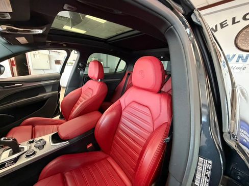 Used 2023 Alfa Romeo Stelvio Veloce AWD/4WD image 21