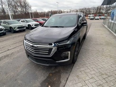 Certified 2023 Chevrolet Traverse LT w/ LT Premium Package image 3