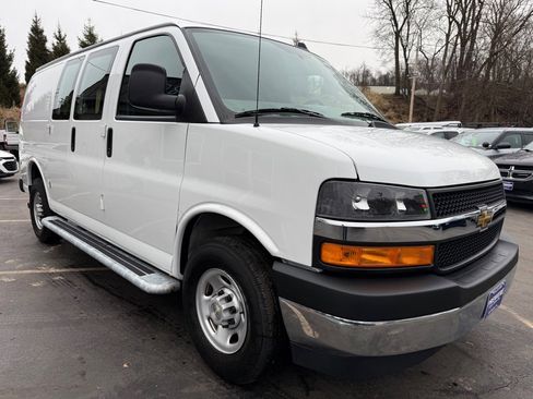 Used 2024 Chevrolet Express 2500 w/ Driver Convenience Package image 7