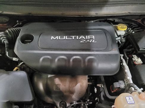 Used 2019 Jeep Cherokee Latitude Plus image 30