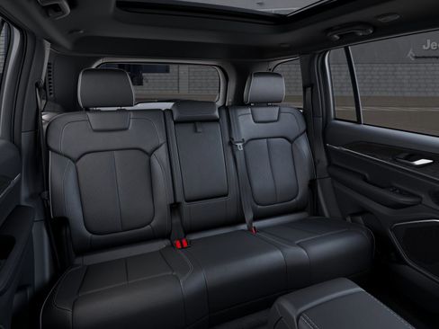 New 2026 Jeep Grand Cherokee Limited image 22
