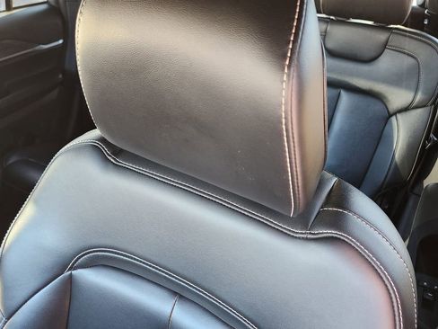 Used 2024 Jeep Grand Cherokee Limited image 5