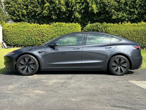 Used 2024 Tesla Model 3 Standard Range RWD image 2