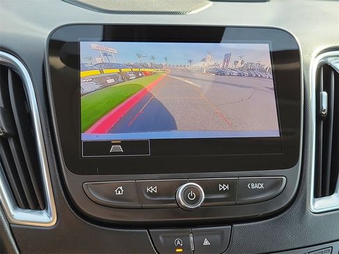 Used 2024 Chevrolet Malibu LT image 10