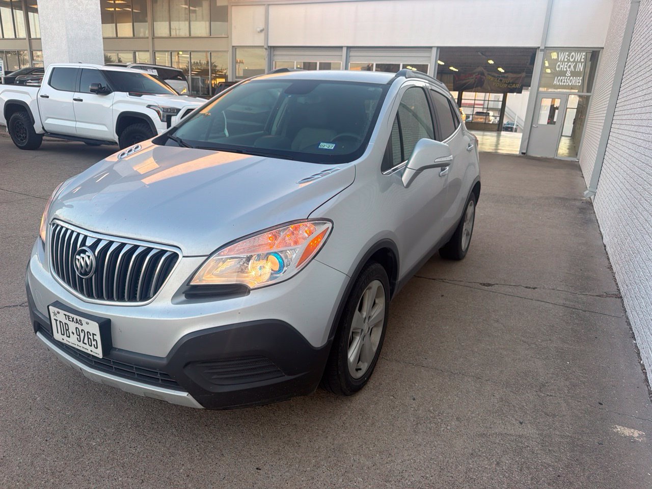 Used 2015 Buick Encore FWD image 3