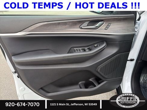 New 2025 Jeep Grand Cherokee Limited w/ Trailer Tow Package image 17