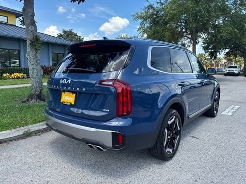 Used 2025 Kia Telluride S AWD/4WD image 7