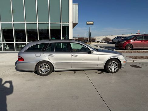 Used 2004 Mercedes-Benz E 320 4MATIC Wagon image 3
