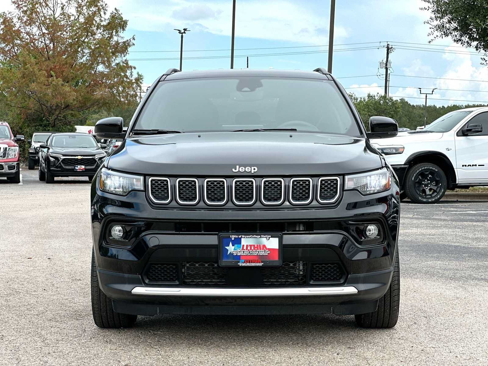 Used 2023 Jeep Compass Limited AWD/4WD image 10