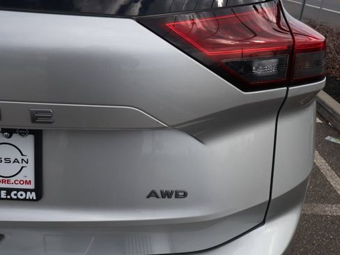 Certified 2025 Nissan Rogue SV AWD/4WD image 33