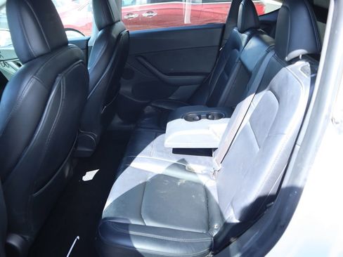 Used 2022 Tesla Model Y Performance image 10