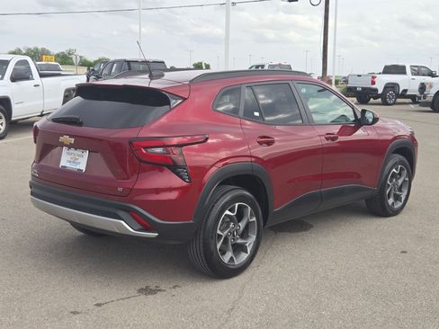 Used 2024 Chevrolet Trax LT w/ Driver Confidence Package image 3