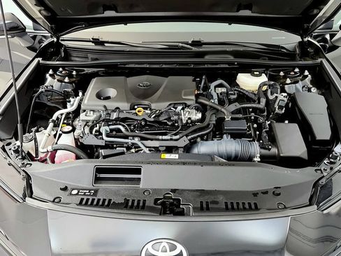 Used 2025 Toyota Camry SE w/ Convenience Package AWD/4WD image 15