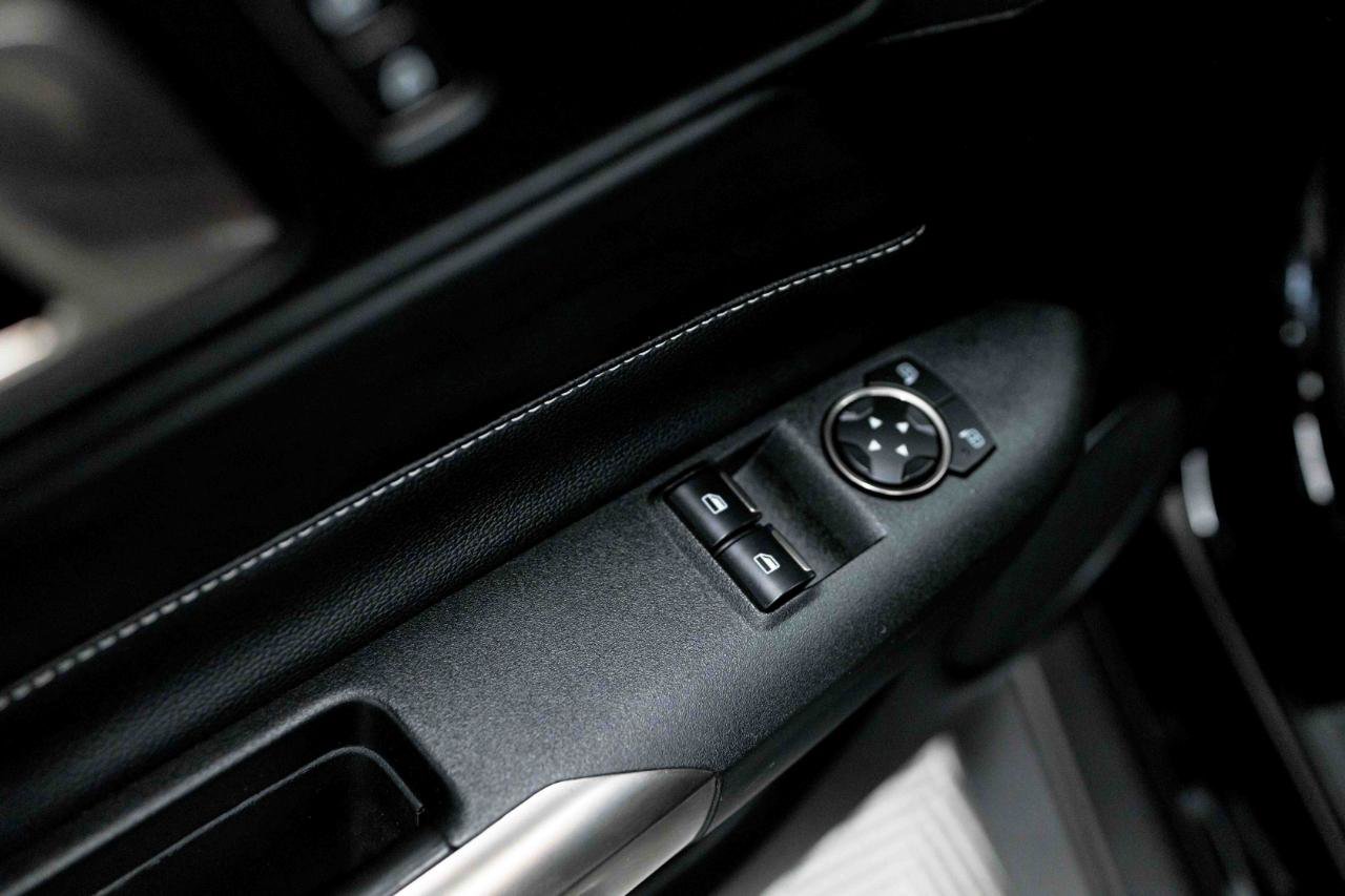 Used 2021 Ford Mustang Shelby GT500 w/ Carbon Fiber Track Pack RWD image 47