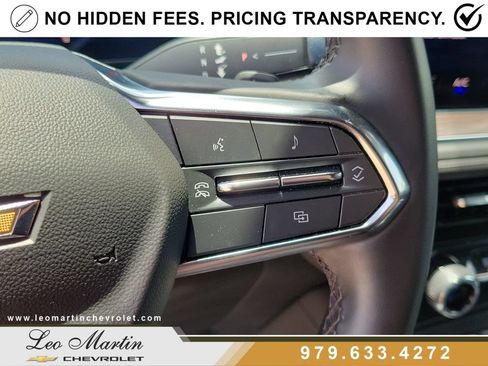 Used 2025 Chevrolet Suburban LT RWD image 24