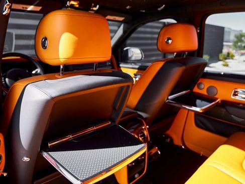 Used 2024 Rolls-Royce Cullinan Black Badge image 44