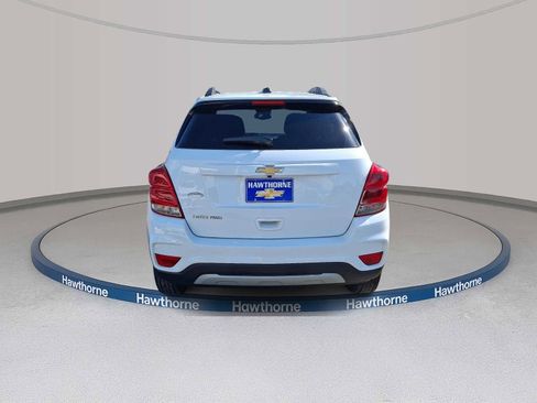 Used 2022 Chevrolet Trax LT w/ LT Convenience Package image 5