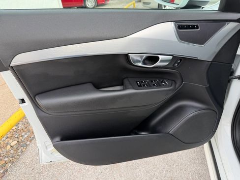 Used 2018 Volvo XC90 T5 Momentum w/ Convenience Package image 13