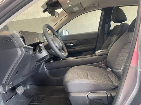 Certified 2025 Nissan Kicks SV FWD image 10